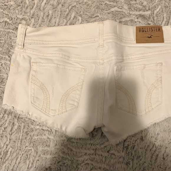 White shorts - Picture 2 of 2